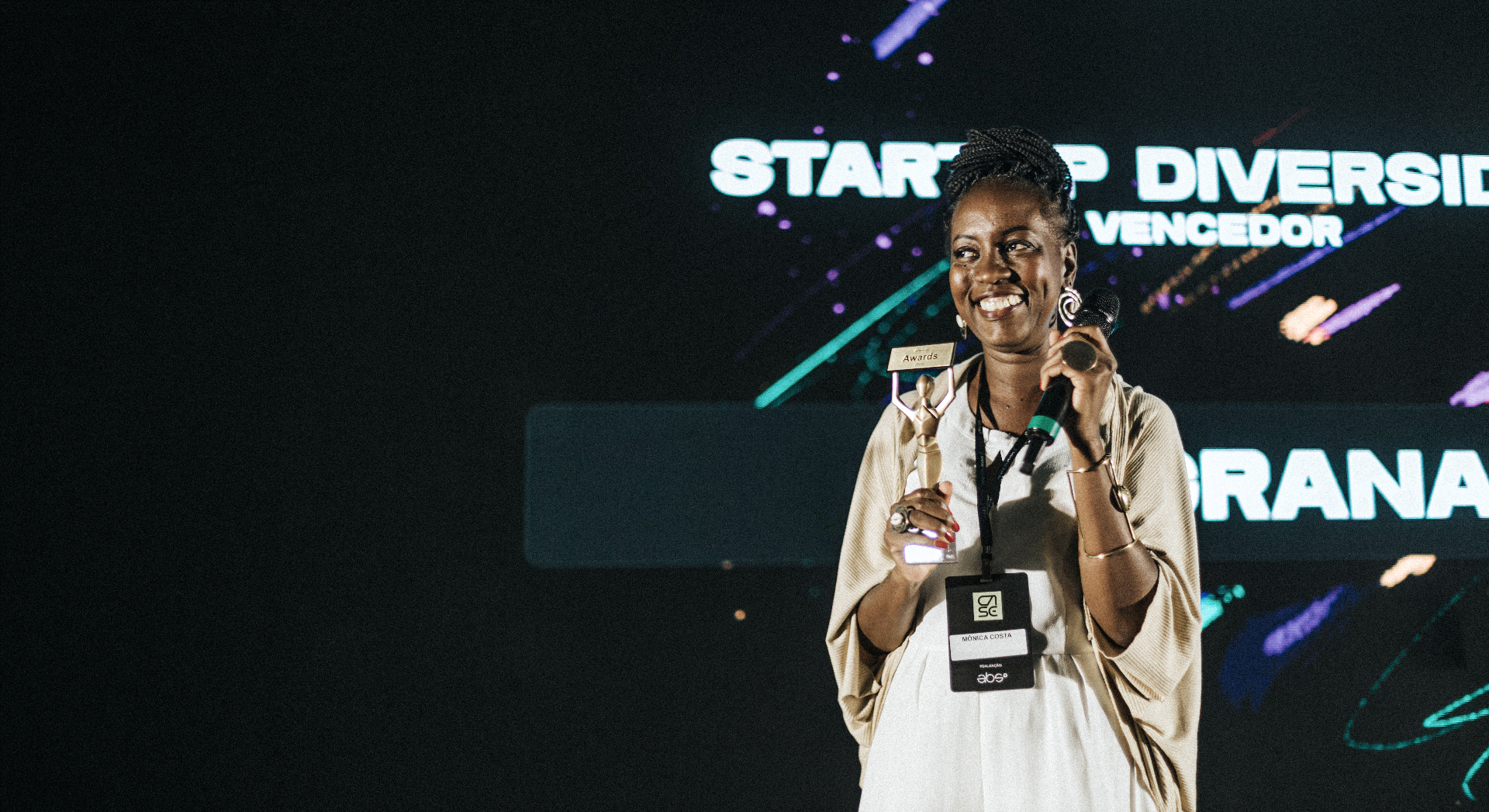 Apresentação no palco do CASE durante a cerimônia do Startup Awards
